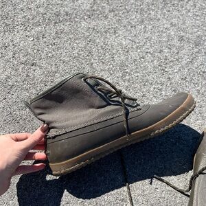 Men's Gray and Brown High-Top Shoes